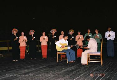 Inle_Lake,_Myanmar,_070F1000037B_H600