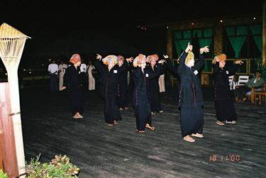 Inle_Lake,_Myanmar,_077F1050008B_H600