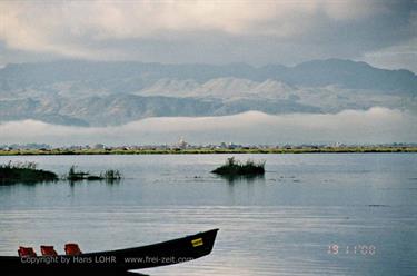 Inle_Lake,_Myanmar,_082F1050015B_H600