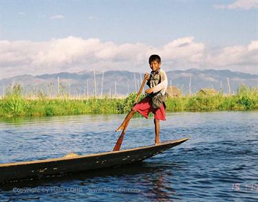 Inle_Lake,_Myanmar,_088F1050020C_H600