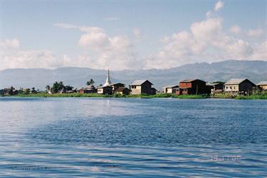 Inle_Lake,_Myanmar,_089F1050021B_H600