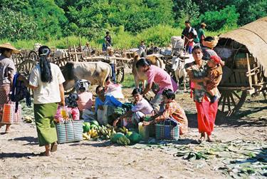 Inle_Lake,_Myanmar,_106F1020001B_H600