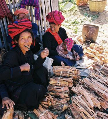 Inle_Lake,_Myanmar,_112F1020006C_H600