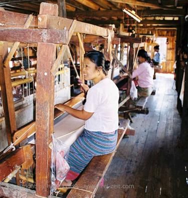 Inle_Lake,_Myanmar,_119F1020015B_H600