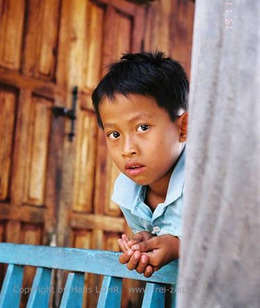 Inle_Lake,_Myanmar,_127F1020023B_H600