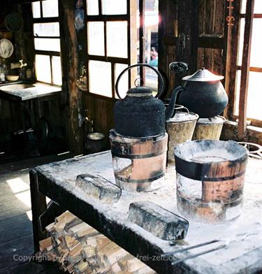 Inle_Lake,_Myanmar,_134F1020031B_H600