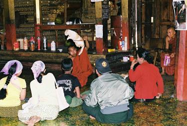 Inle_Lake,_Myanmar,_138F1020035B_H600