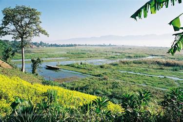 Inle_Lake,_Myanmar,_158F1000017B_H600