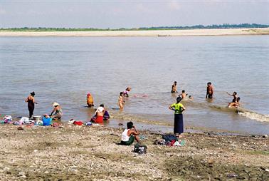 Mandalay,_Myanmar,_254F1010004B_H600