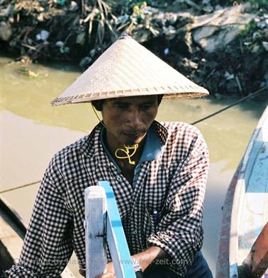 Mingun,_Myanmar,_208F1030029B_H600