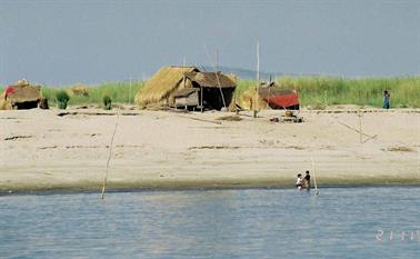 Mingun,_Myanmar,_210F1030031B_H600