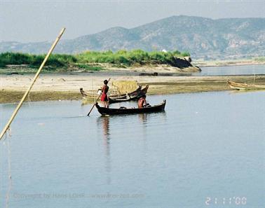 Mingun,_Myanmar,_214F1030035B_H600