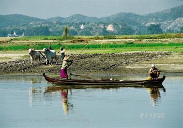 Mingun,_Myanmar,_216F1030037B_H600