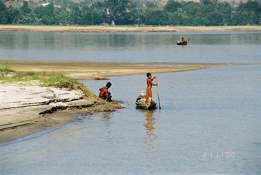 Mingun,_Myanmar,_222F1030006B_H600