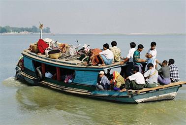 Mingun,_Myanmar,_225F1030010B_H600