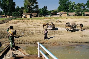 Mingun,_Myanmar,_231F1030016B_H600