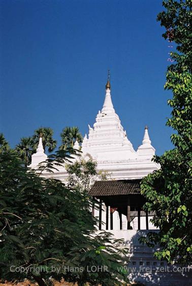 Mingun,_Myanmar,_232F1030017B_H600