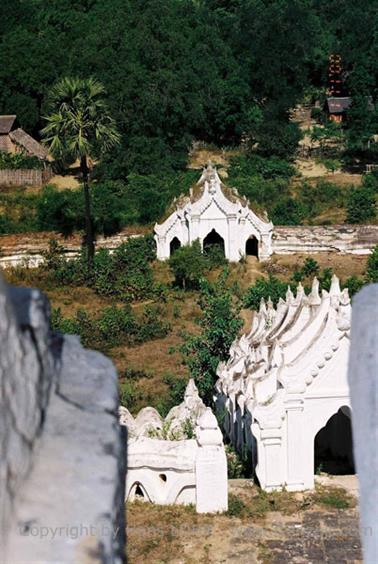 Mingun,_Myanmar,_251F1030035B_H600