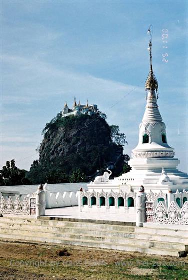 Mount_Popa,_Myanmar,_422F1020016B_H600