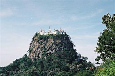 Mount_Popa,_Myanmar,_424F1020018B_H600