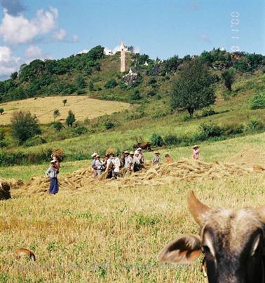 Pindaya,_Myanmar,_197F1030019B_H600