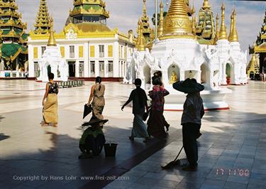 Yangoon,_Myanmar,_011F1040011B_H600