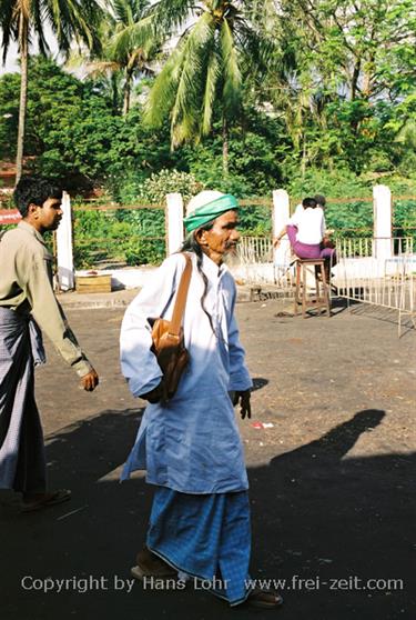 Yangoon,_Myanmar,_F1000012b_H600