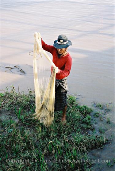 Yangoon,_Myanmar,_F1000029b_H600