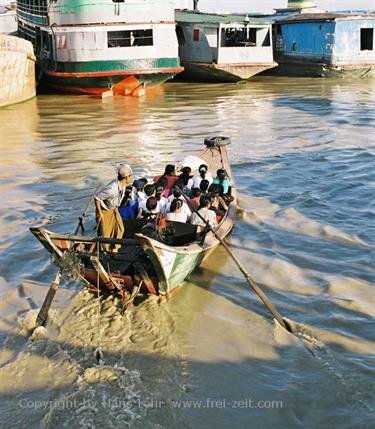 Yangoon,_Myanmar,_F1000033b_H600