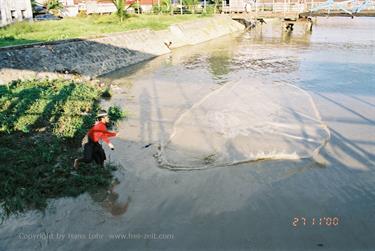 Yangoon,_Myanmar,_F1000034b_H600