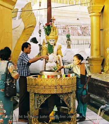 Yangoon,_Myanmar,_F1000035b_H600