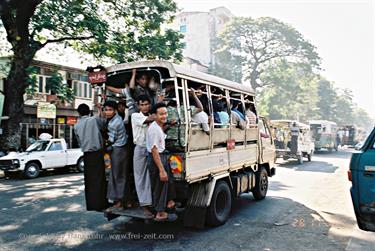 Yangoon,_Myanmar,_F1030029b_H600