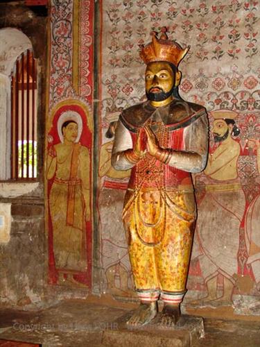 Dambulla_monastery,_Spicy-Farm,_Kandy,_DSC06349B_H600