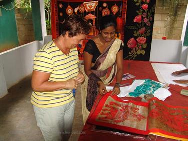 Dambulla_monastery,_Spicy-Farm,_Kandy,_DSC06386B_H600