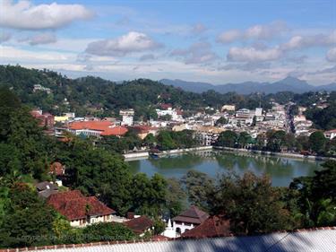 Dambulla_monastery,_Spicy-Farm,_Kandy,_DSC06407B_H600