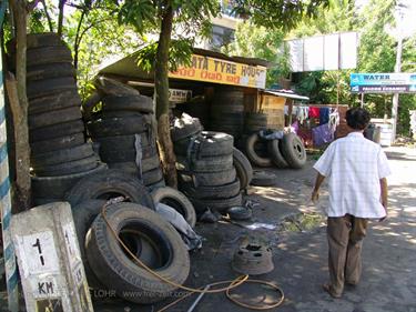 Dambulla_monastery,_Spicy-Farm,_Kandy,_DSC06425B_H600