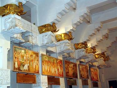 Kandy,_the_temple_of_the_holy_tooth,_DSC06619B_H600