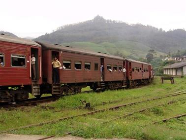 Kandy_to_Nuwara_Eliya,_DSC06886B_H600