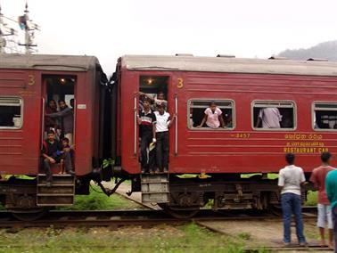 Kandy_to_Nuwara_Eliya,_DSC06887B_H600