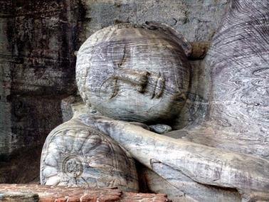 Polonnaruwa,_Minnerya_Watertank,_DSC06162B_H600